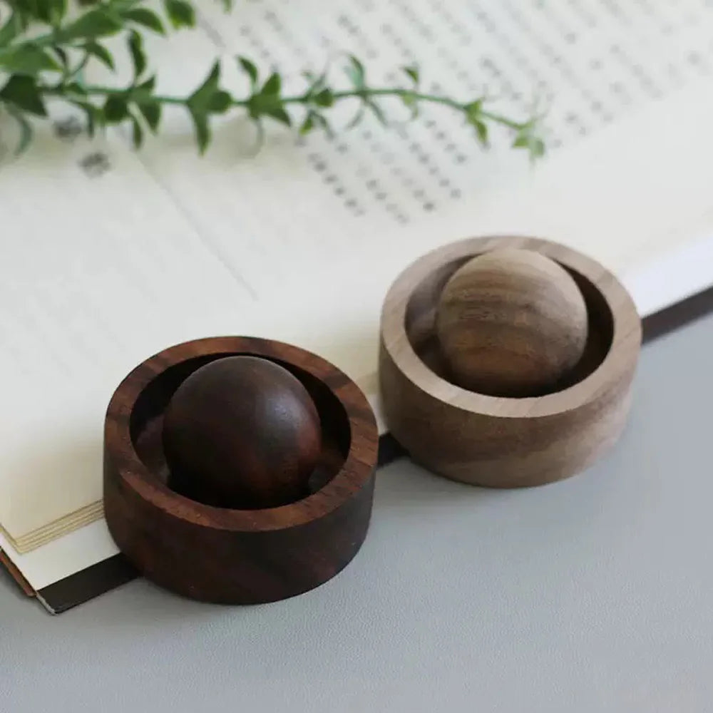 Solid Wood Spherical Aromatherapy Accessory